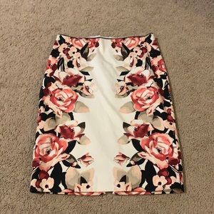 White House Black Market lined skirt size 4